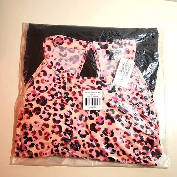 ❤️NWT VINTAGE TORRID ROMPER SLEEVELESS GODDESS NECK ANIMAL PRINT SHORTS - PLUS - Picture 5 of 13